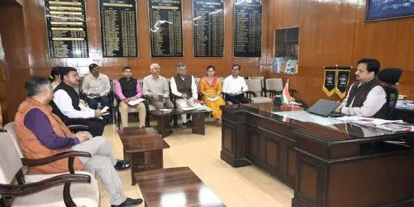 शिमला में सेब ढुलाई की दरें तय, अधिक किराया वसूलने पर होगी कानूनी कार्रवाई