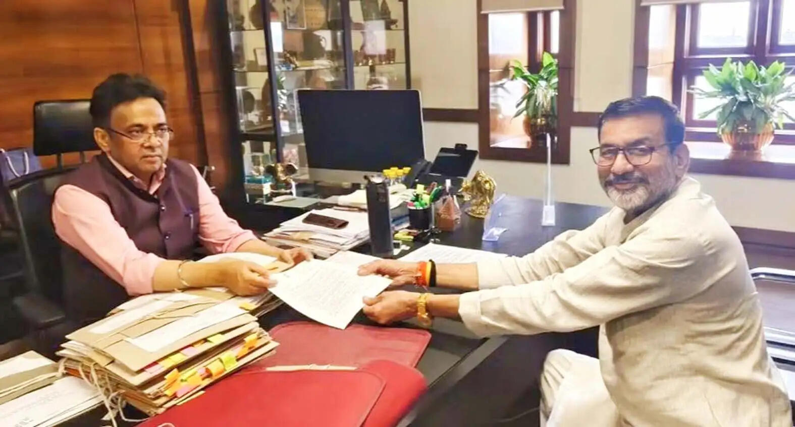 चित्रकूट के पूर्व सांसद ने मुख्यमंत्री याेगी से की बाढ़ प्रभाविताें काे विशेष राहत पैकेज देने की मांग