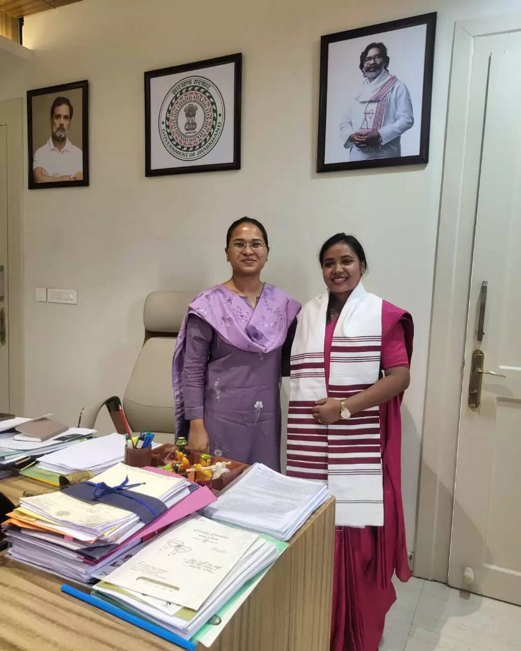 डॉ पार्वती तिर्की को साहित्य अकादमी युवा पुरस्कार मिलने पर मंत्री शिल्पी तिर्की ने दी बधाई