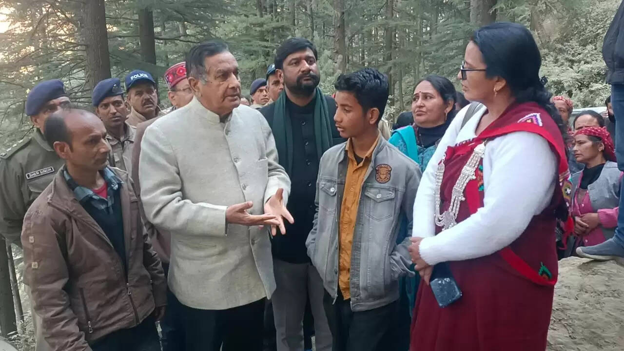 सैंज में हुई महिला की हत्या मामले की जांच करने पहुंचा अनुसूचित जाति आयोग