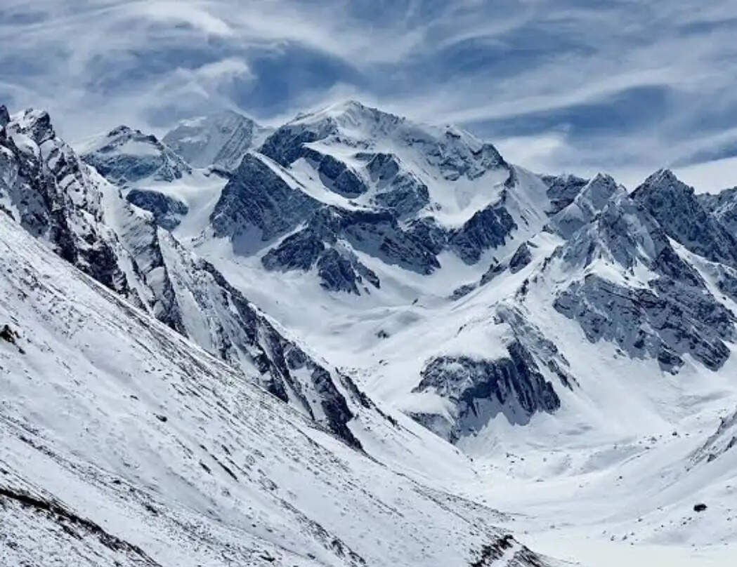 (रिपीट) आदि कैलाश-ओम पर्वत यात्रा के लिए दिखा श्रद्धालुओं में उत्साह, एक माह में 27,911 इनरलाइन परमिट जारी