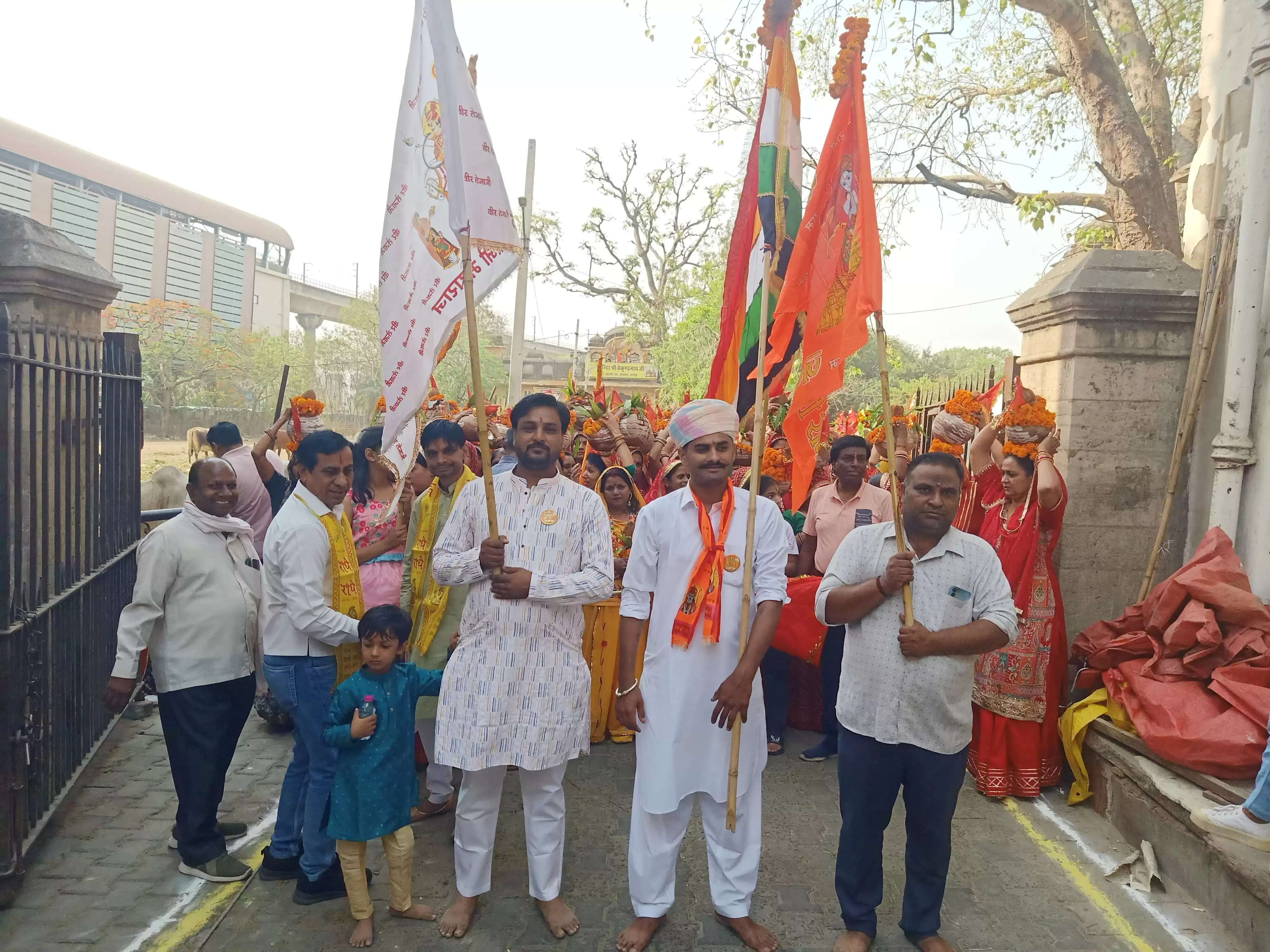 शिव परिवार व राम दरबार की मूर्ति प्राण प्रतिष्ठा में निकली कलश यात्रा