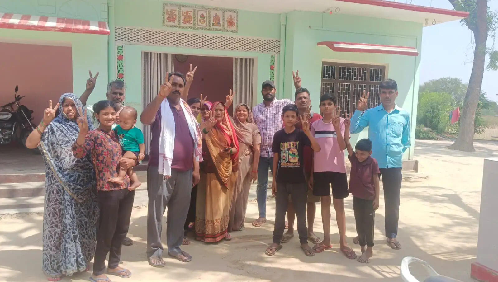 यूपी बोर्ड : सुल्तानपुर के आदर्श ने प्रदेश में बनाया दूसरा स्थान, आईएएस बन करेंगे देश सेवा