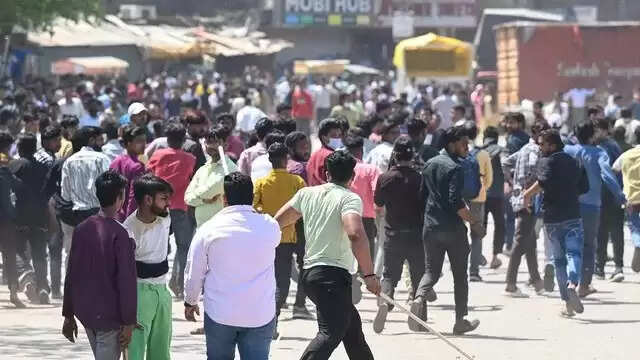 तीन दिन की तैयारी ने लगाई थी नोएडा में आग