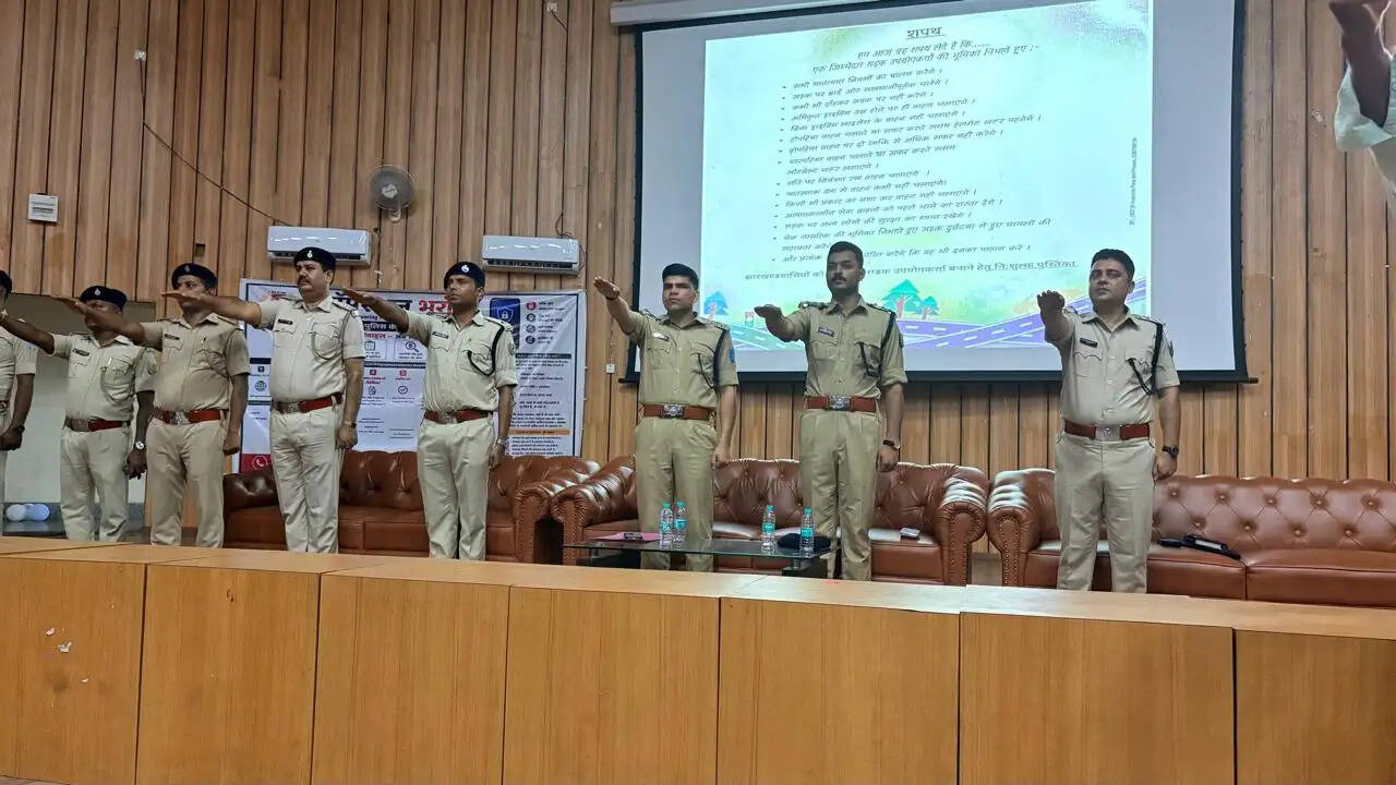 ऑपरेशन भरोसा के तहत चोरी और गुम हुआ 125 मोबाइल बरामद