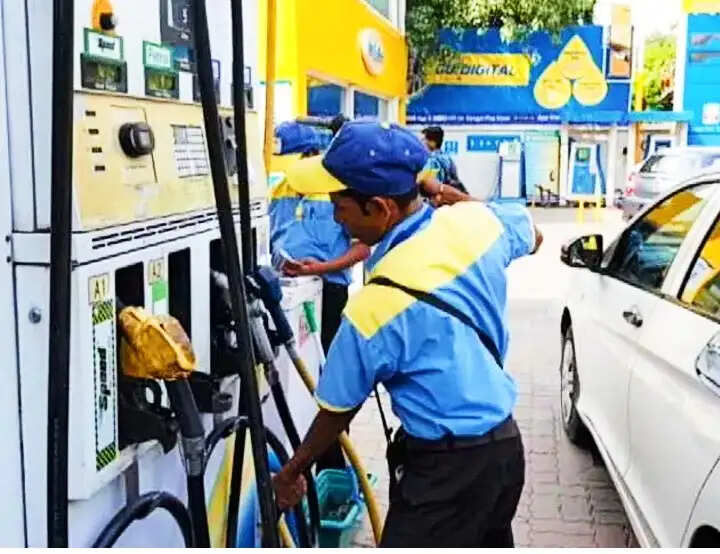 दस दिन में चौथी मार: जयपुर में पेट्रोल 112.66, डीजल 97.78 पहुंचा