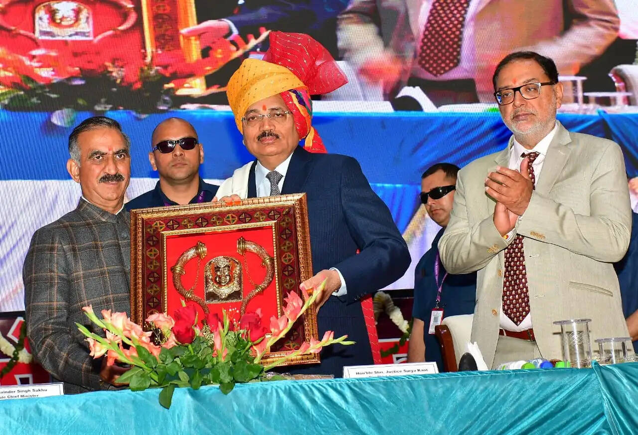 न्यायिक व्यवस्था को अस्पतालों की तरह सेवा भाव से करना होगा काम : मुख्य न्यायाधीश सूर्यकांत