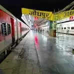 रेलसेवाओं का रेन एवं डेगाना स्टेशनों पर ठहराव