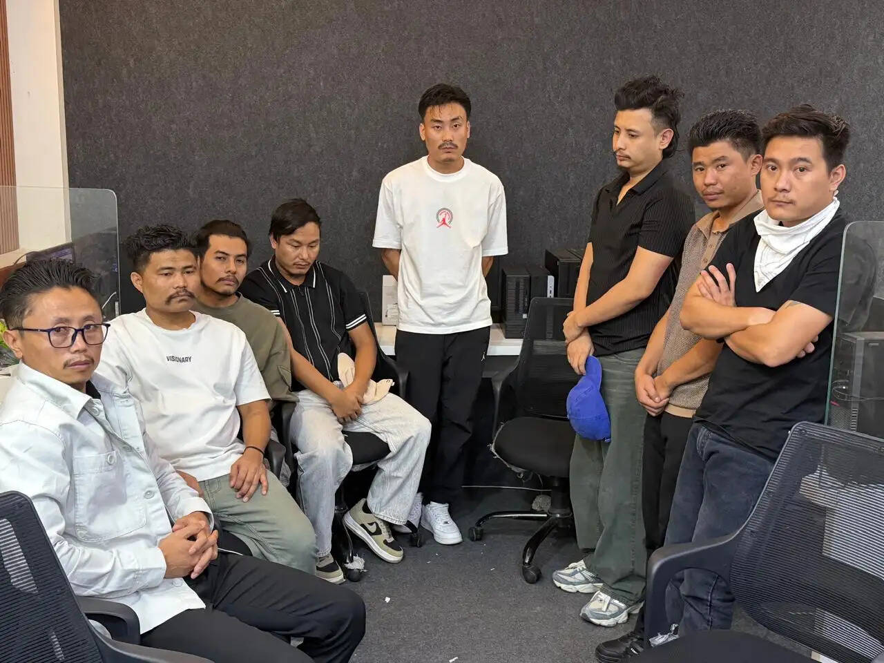 अमेरिकी नागरिकों को ठगने वाले फर्जी कॉल सेंटरों पर ईडी की छापेमारी, 220 कर्मचारी मिले