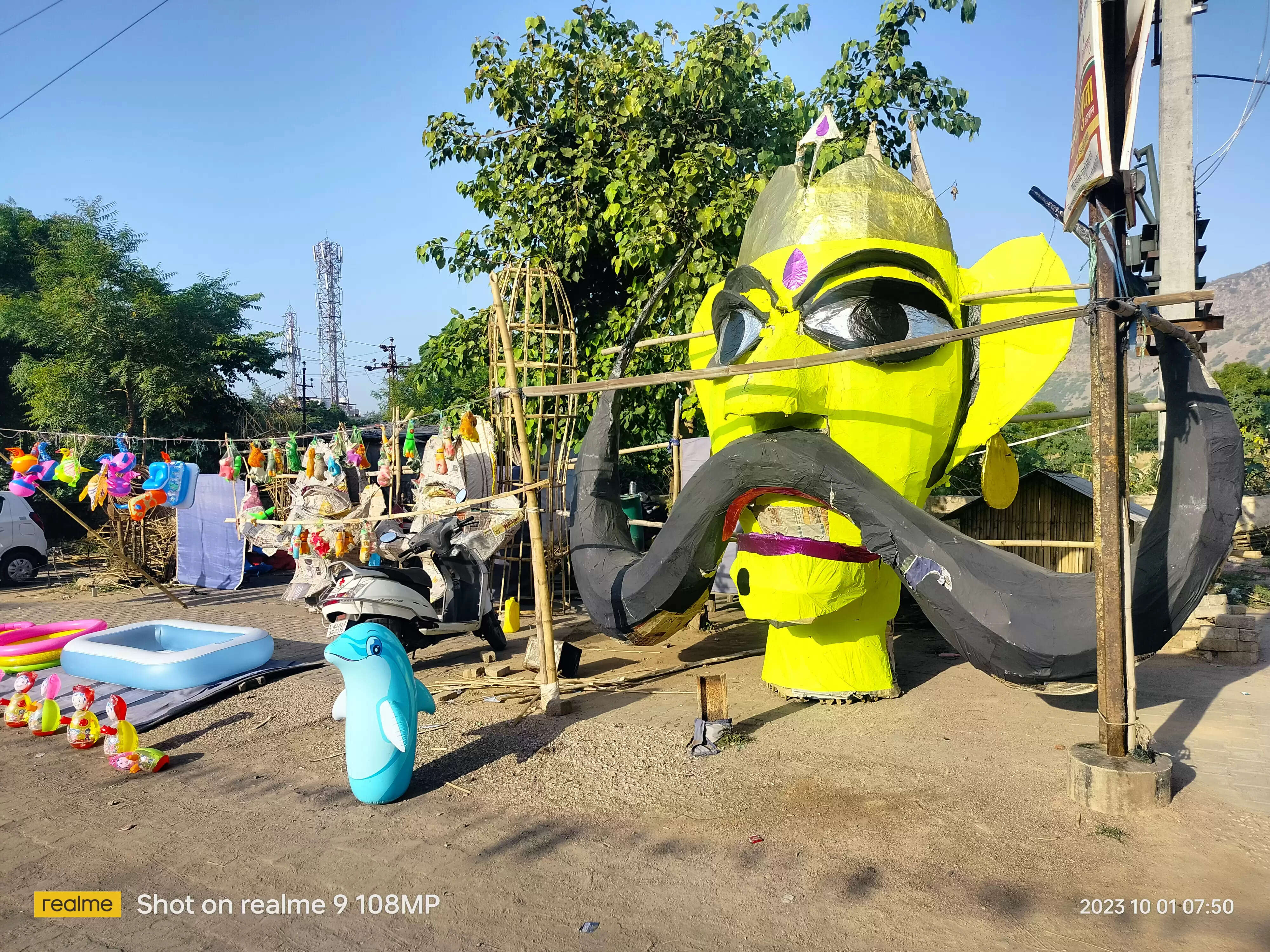 रावण के पुतलों पर भी पड़ी महंगाई की मार, महंगे बिक रहे हैं पुतले