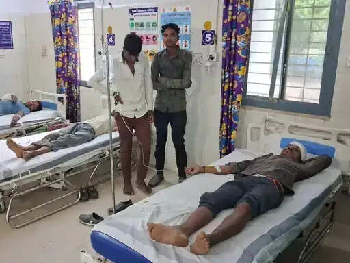 नरसिंहपुर में नेशनल हाईवे-44 पर बड़ा सड़क हादसा,&nbsp;मजदूरों से भरी पिकअप पलटी, 6 गंभीर घायल