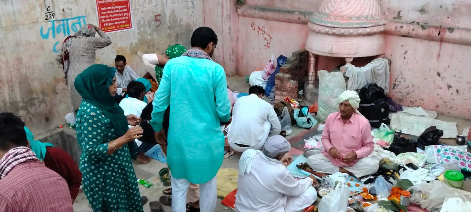 जींद : सर्वपितृ अमावस्या पर श्रद्धालुओं ने किया पिंडदान
