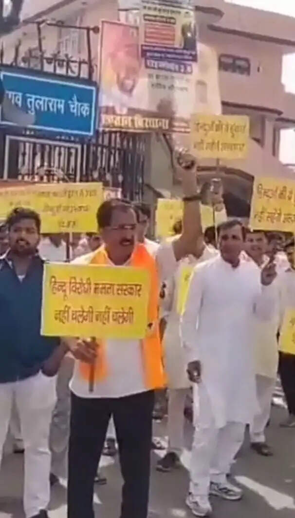 पश्चिम बंगाल सरकार के खिलाफ झज्जर में प्रदर्शन