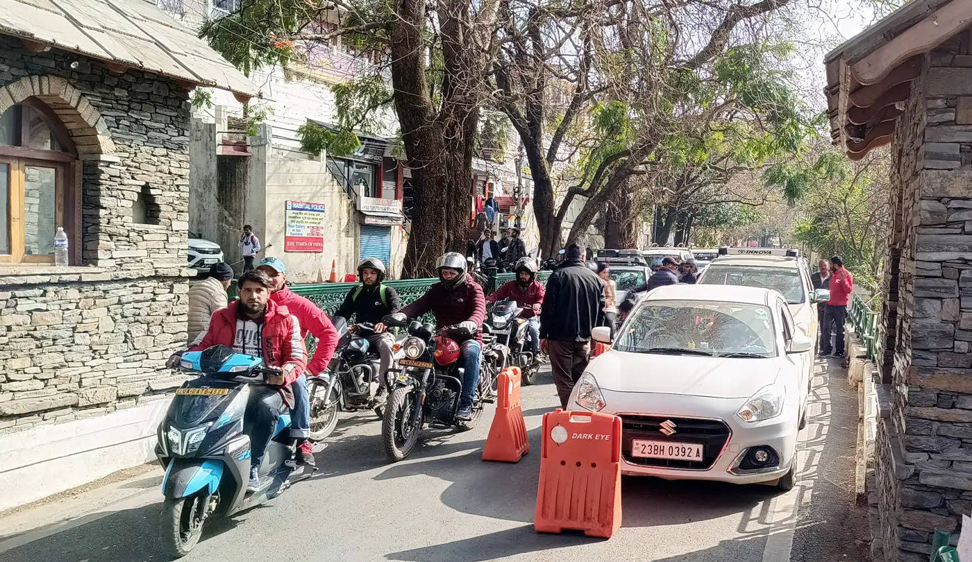 फिर लोवर मॉल रोड पर आगे स्थानांतरित हुई लेक ब्रिज चुंगी, समस्याओं को न्यौता