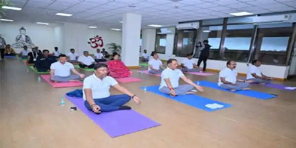 चिंतन शिविर 3.0 : योग से हुई नई सुबह, मुख्यमंत्री साय ने दिया स्वस्थ और संतुलित जीवन का संदेश