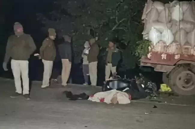 मप्रः मैहर में तेज रफ्तार बाइक सड़क किनारे खड़ी ट्रॉली से टकराई, तीन युवकों की मौत
