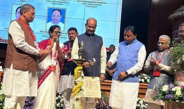 लोक सभा अध्यक्ष ने दलगत राजनीति से ऊपर उठकर राष्ट्रहित में कार्य करने का आह्वान किया