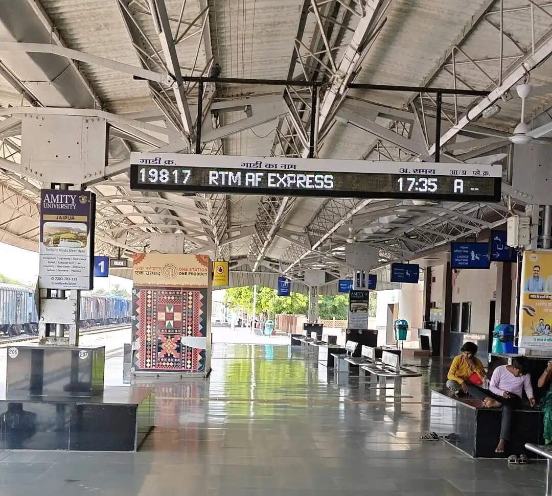 रेलवे स्टेशनों, कार्यालयों एवं रेल परिसरों में स्वच्छता के साथ ई-वेस्ट प्रबंधन और लंबित मामलों के निस्तारण पर फोकस