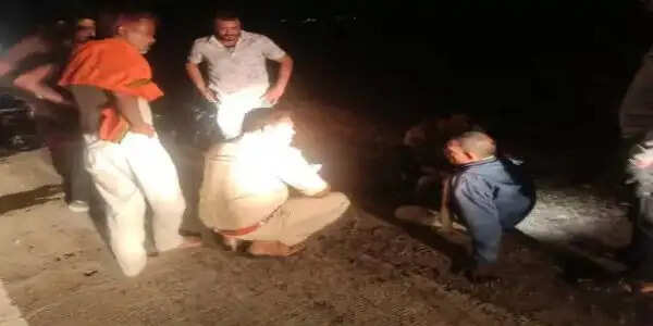 अनूपपुर: कार ने बाइक को मारी टक्कर, सिर में गहरी चोट लगी