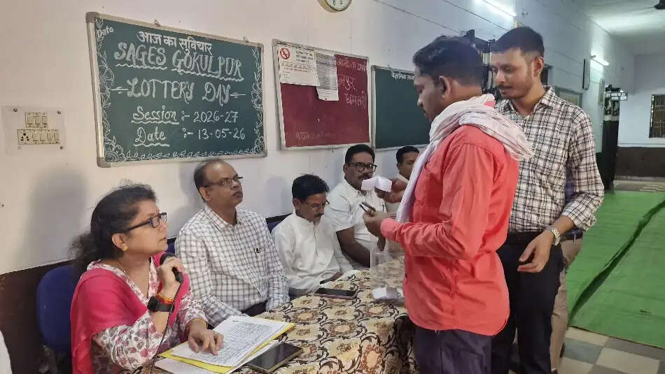 स्वामी आत्मानंद उत्कृष्ट अंग्रेजी माध्यम स्कूलाें में सीटों से अधिक आवेदन, लाटरी से हुआ विद्यार्थियों का चयन