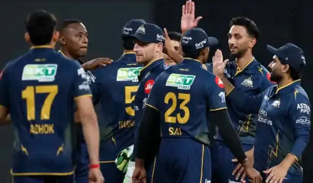 प्रसिद्ध कृष्णा और राशिद खान ने पर्पल कैप की दौड़ में लगाई छलांग, यशस्वी जायसवाल के सिर सजी ऑरेंज कैप