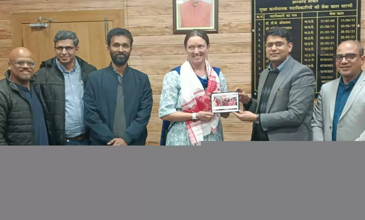 अंतरराष्ट्रीय प्रतिनिधिमंडल ने देखा अल्‍ट्रा पुअर ग्रेजुएशन मॉडल की सफलता को