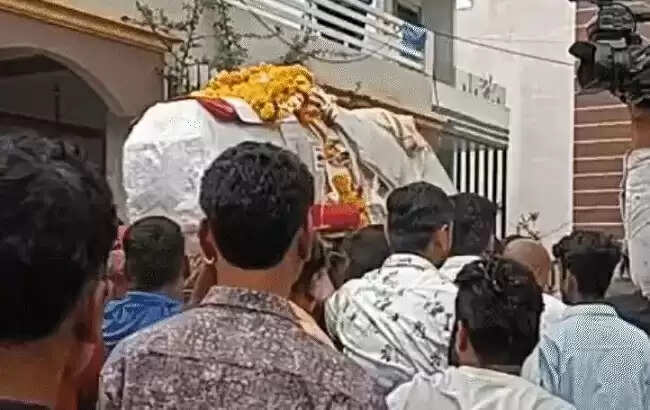 मेघालय से इंदौर के युवक का शव घर पहुंचा, शिलांग में हुई थी हत्या, पत्नी अब भी लापता