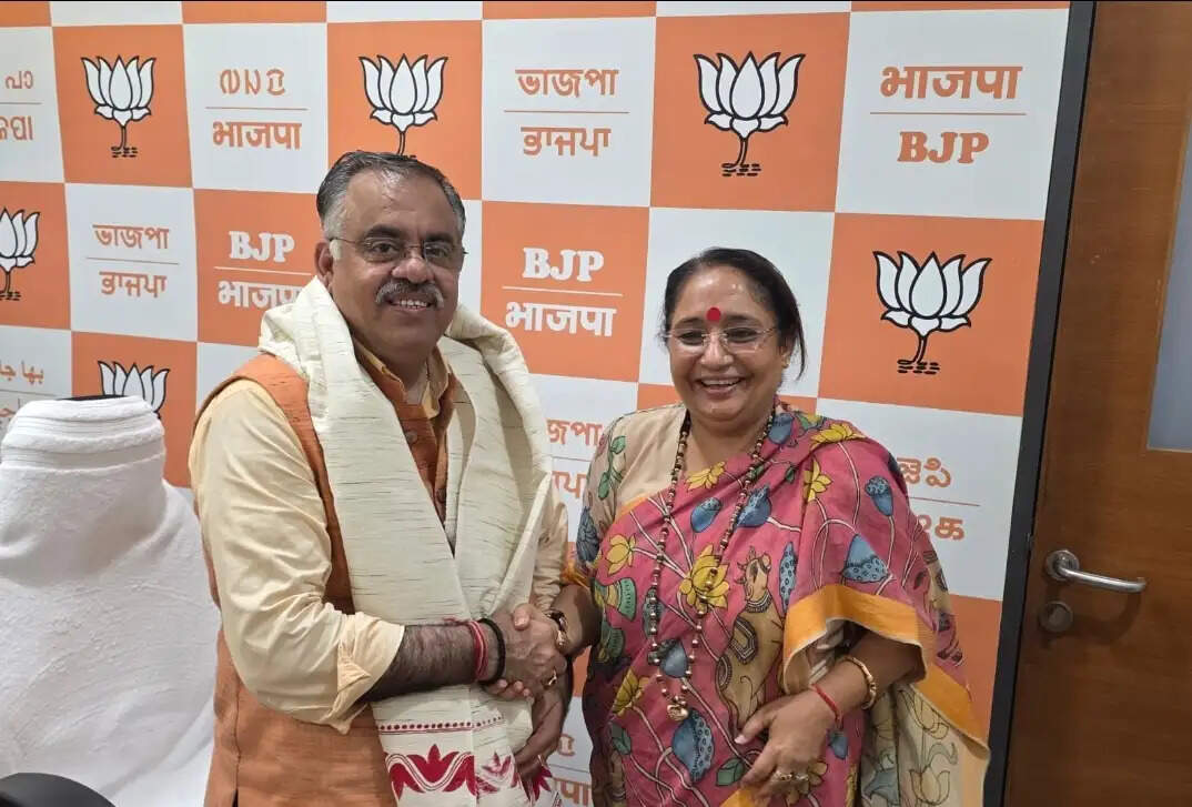 ऋतु खण्डूड़ी ने राम माधव से की शिष्टाचार भेंट, उत्तराखंड की विरासत पर चर्चा