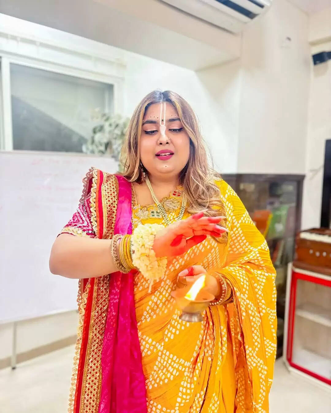 मैथिली गायिका प्रिया मल्लिक 14 अप्रैल को अररिया में, मां खड़ेश्वरी काली से लेगी आशीर्वाद