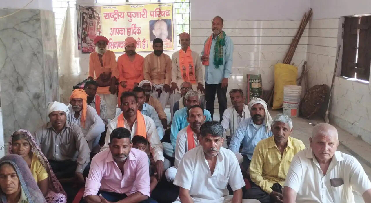 मुरादाबाद मंडल की सभी तहसीलों में होगा राष्ट्रीय पुजारी परिषद का गठन : श्याम कृष्ण रस्तोगी