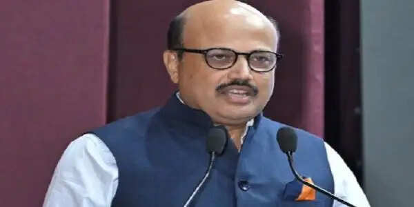 अमेरिकी दल व्यापार वार्ता के लिए अगले महीने आ सकता है भारत : वाणिज्य सचिव