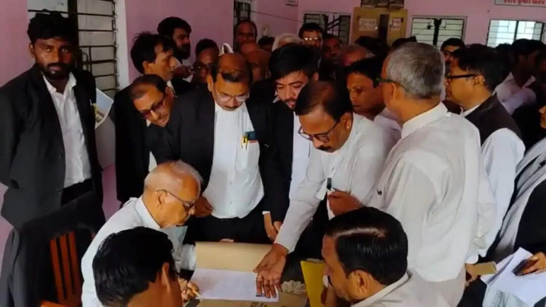 दीवानी अधिवक्ता संघ चुनाव: पहले दिन 57 प्रत्याशियों ने किया नामांकन, 19 का नामांकन बाकी