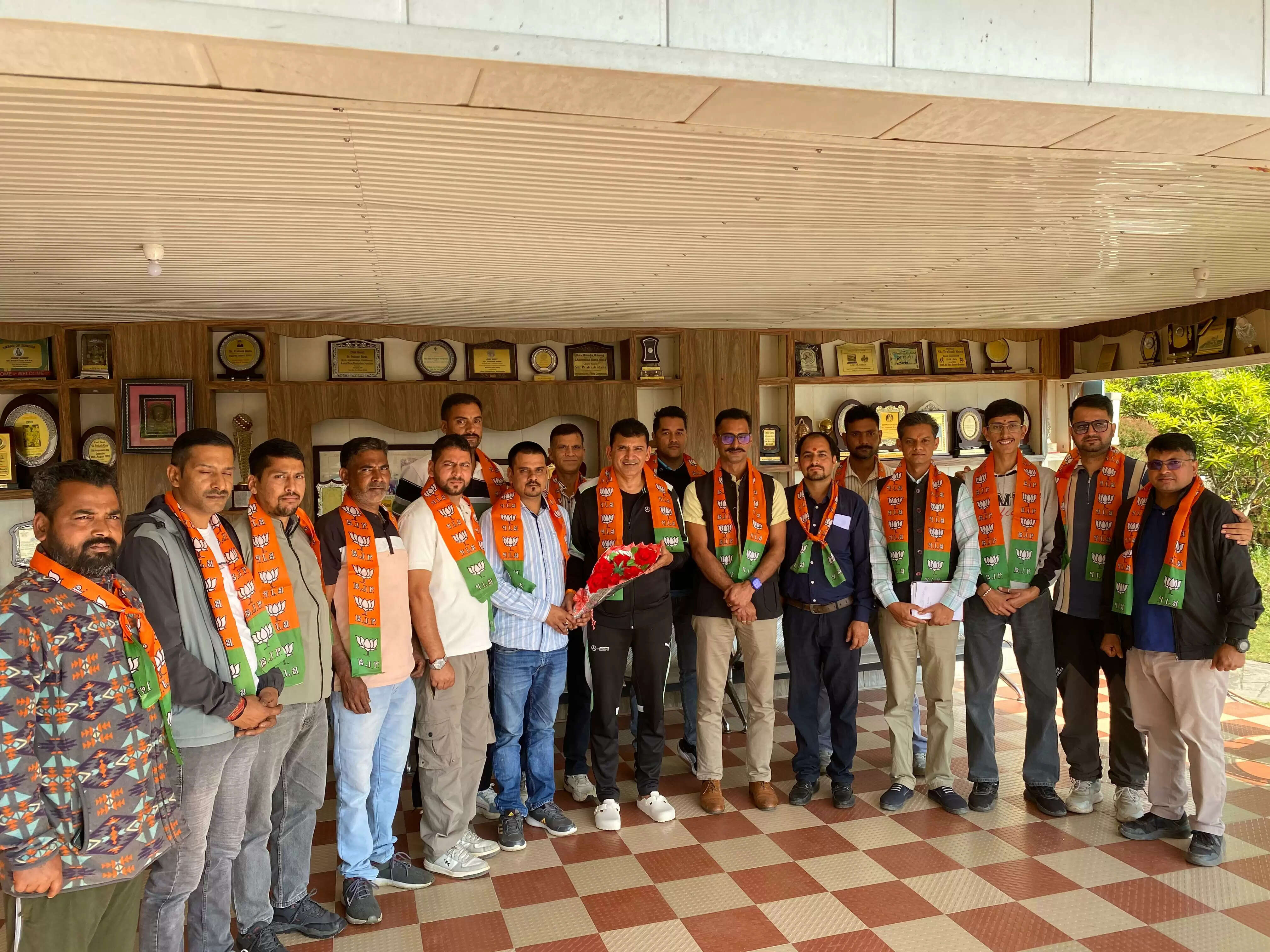 युवा मोर्चा पदाधिकारियों ने विधायक प्रकाश राणा से की मुलाकात कर बनाई रणनीति