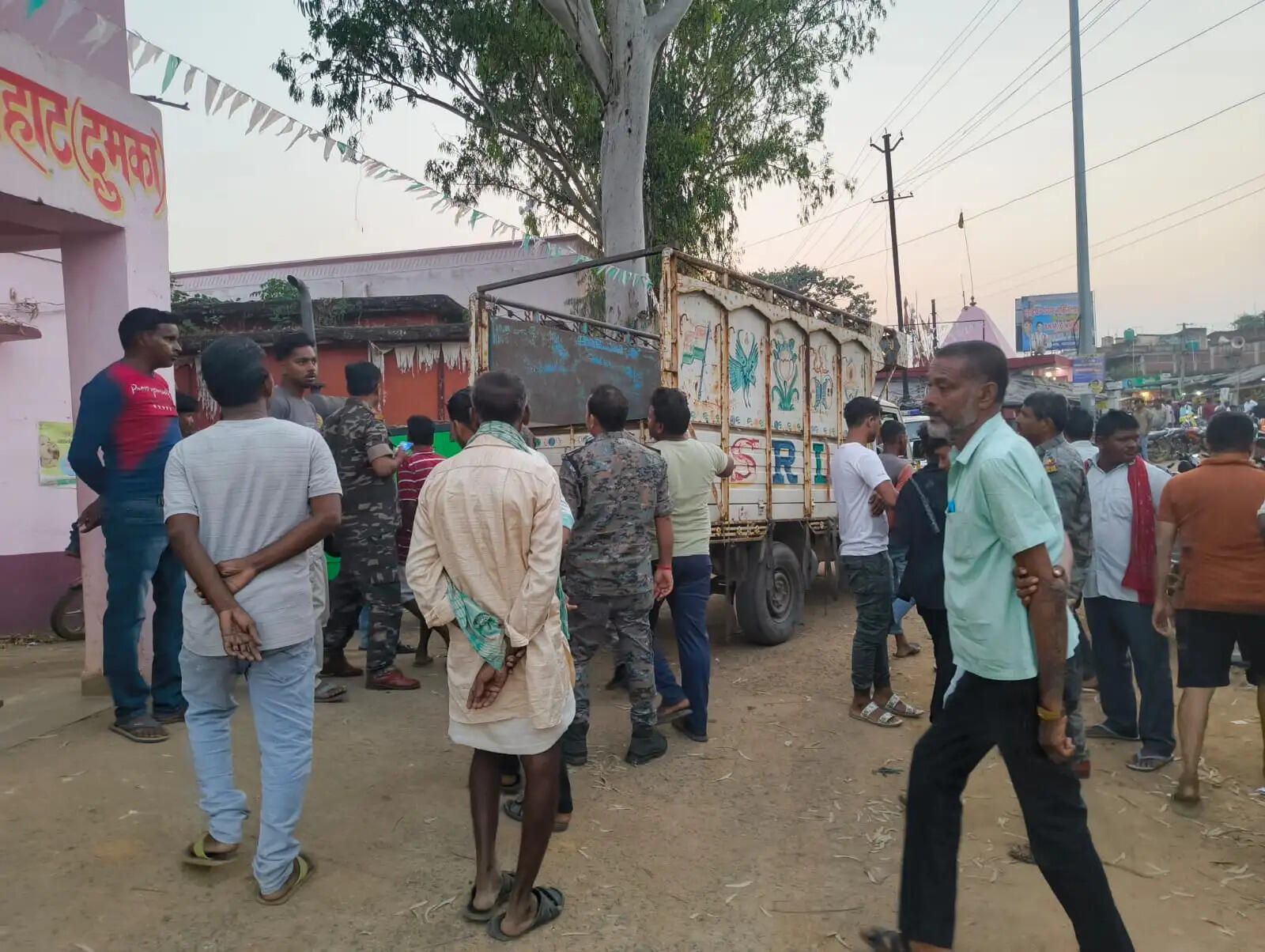 कार और बाइक की टक्कर में बच्चे की मौत