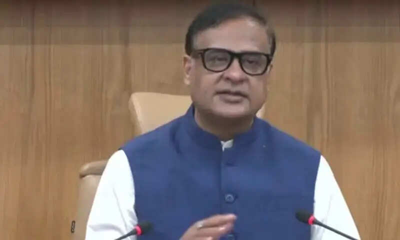 असम में 18 वर्ष से अधिक उम्र के लोगों के लिए सीधे आधार नहीं : डॉ. हिमंत बिस्व सरमा