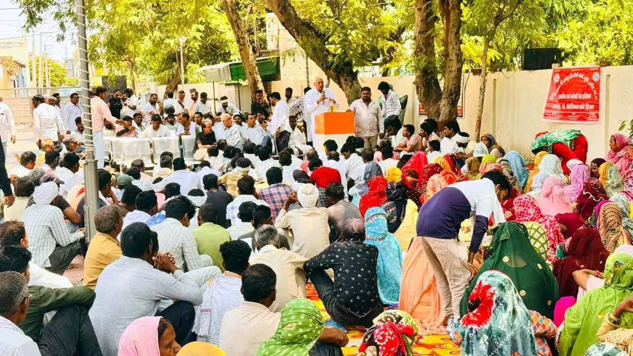 हिसार : सफाई कर्मचारियों की मांगों को तुरंत पूरा करे सरकार : दलबीर किरमारा