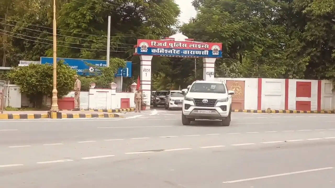 प्रधानमंत्री मोदी के जन्मदिन पर रक्षामंत्री के साथ मुख्यमंत्री योगी ने काशी विश्वनाथ मंदिर में किया अभिषेक