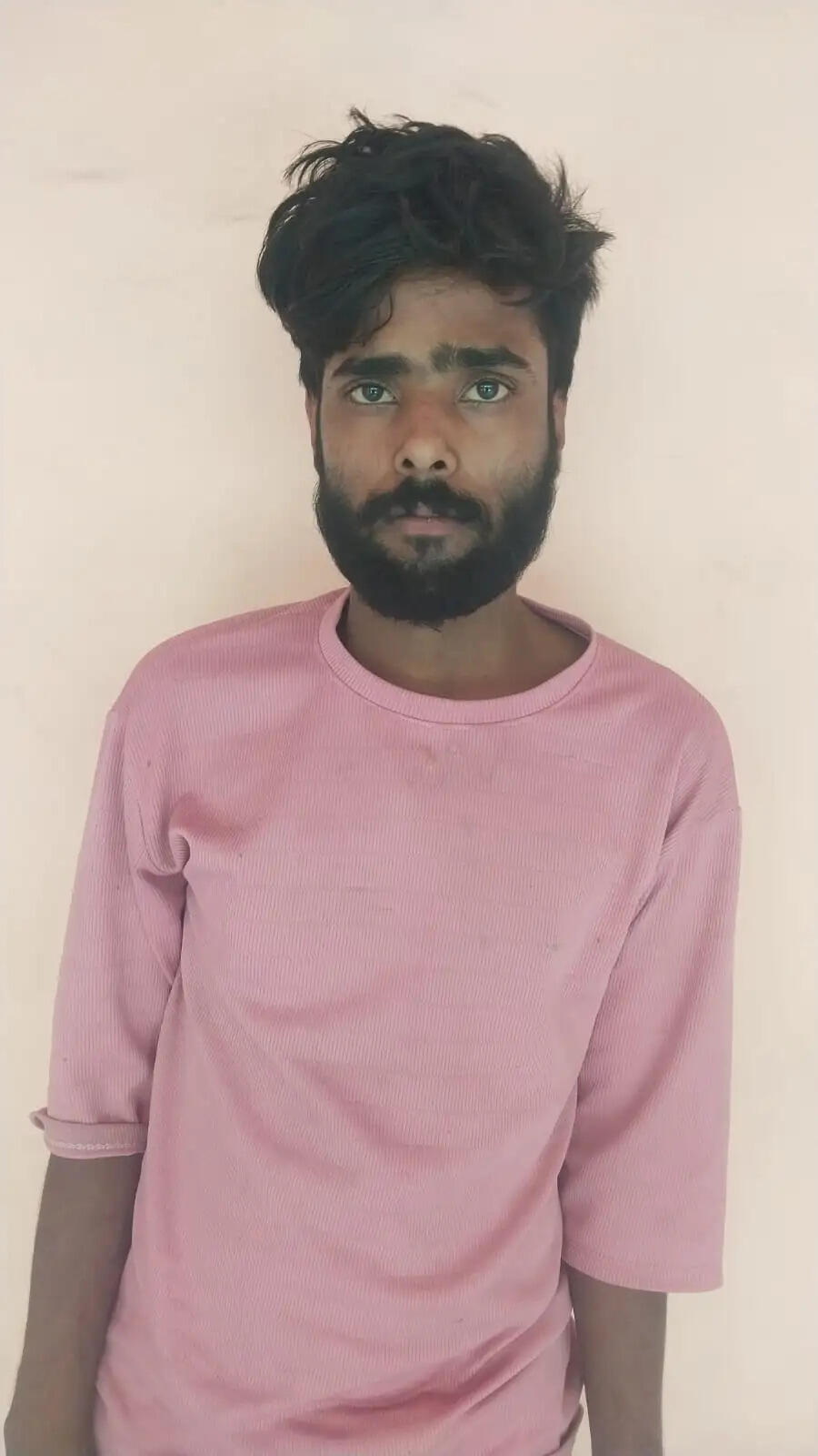 कॉपर वायर काट रहा युवक गिरफ्तार
