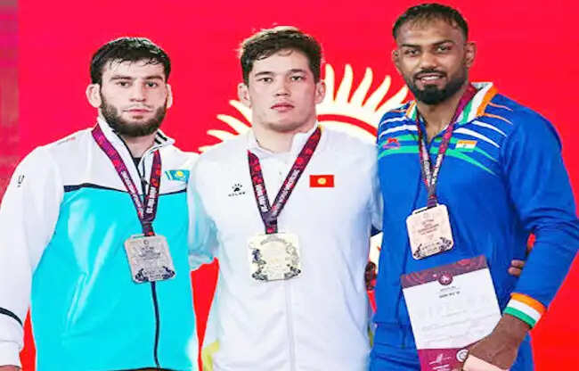 सोनीपत के नितेश ने एशियाई ग्रीको-रोमन कुश्ती खेलों में रजत जीतकर इतिहास रचा