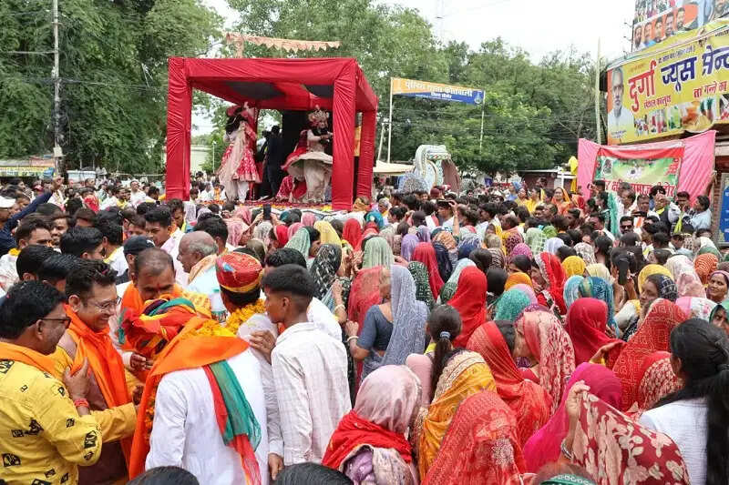 सीहोरः भगवान जगदीश स्वामी की रथयात्रा में हुए शामिल राजस्व मंत्री और उच्च शिक्षा मंत्री