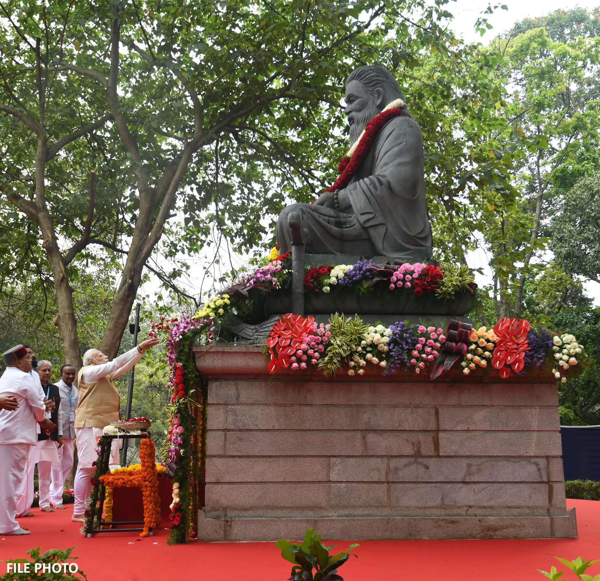 प्रधानमंत्री ने वाल्मीकि जयंती पर बधाई दी