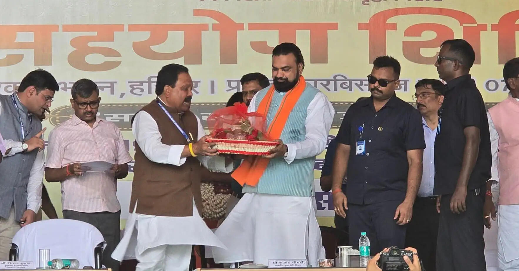 फारबिसगंज में बंद स्टार्च फैक्ट्री शुरू करने और कजरा धार बांध निर्माण की सांसद ने की मांग