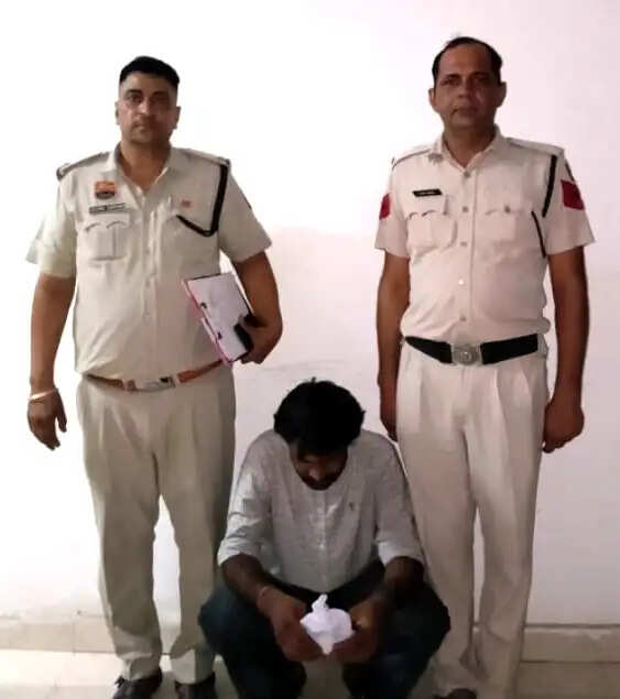 सिरसा: तीन तस्कर गिरफ्तार, लाखों रुपये की हेरोइन बरामद