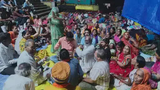 मप्र:&nbsp;तीन दुर्लभ संयोग में सर्वपितृ अमावस्या आज, शिप्रा-नर्मदा घाटों पर उमड़े श्रद्धालु