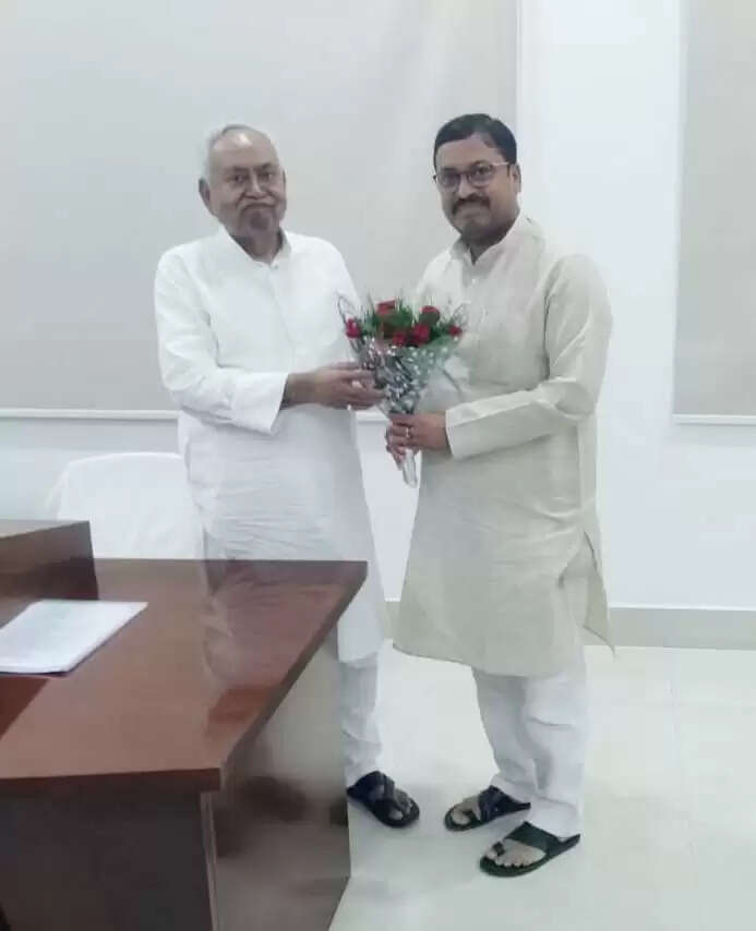 मनुआपुल से बगहा के मंगलपुर तक गंडक नदी के किनारे बांध पर मरीन ड्राइव बने- सांसद सुनील कुमार