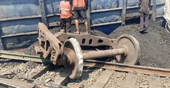 मप्र के कटनी में कोयले से भरी मालगाड़ी के पांच डिब्बे पटरी से उतरे, यातायात प्रभावित
