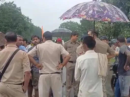 शहडोल: फसल नुकसान पर जताया विरोध, सैकड़ों मवेशियों के साथ तहसील जा रहे किसानों को रोका
