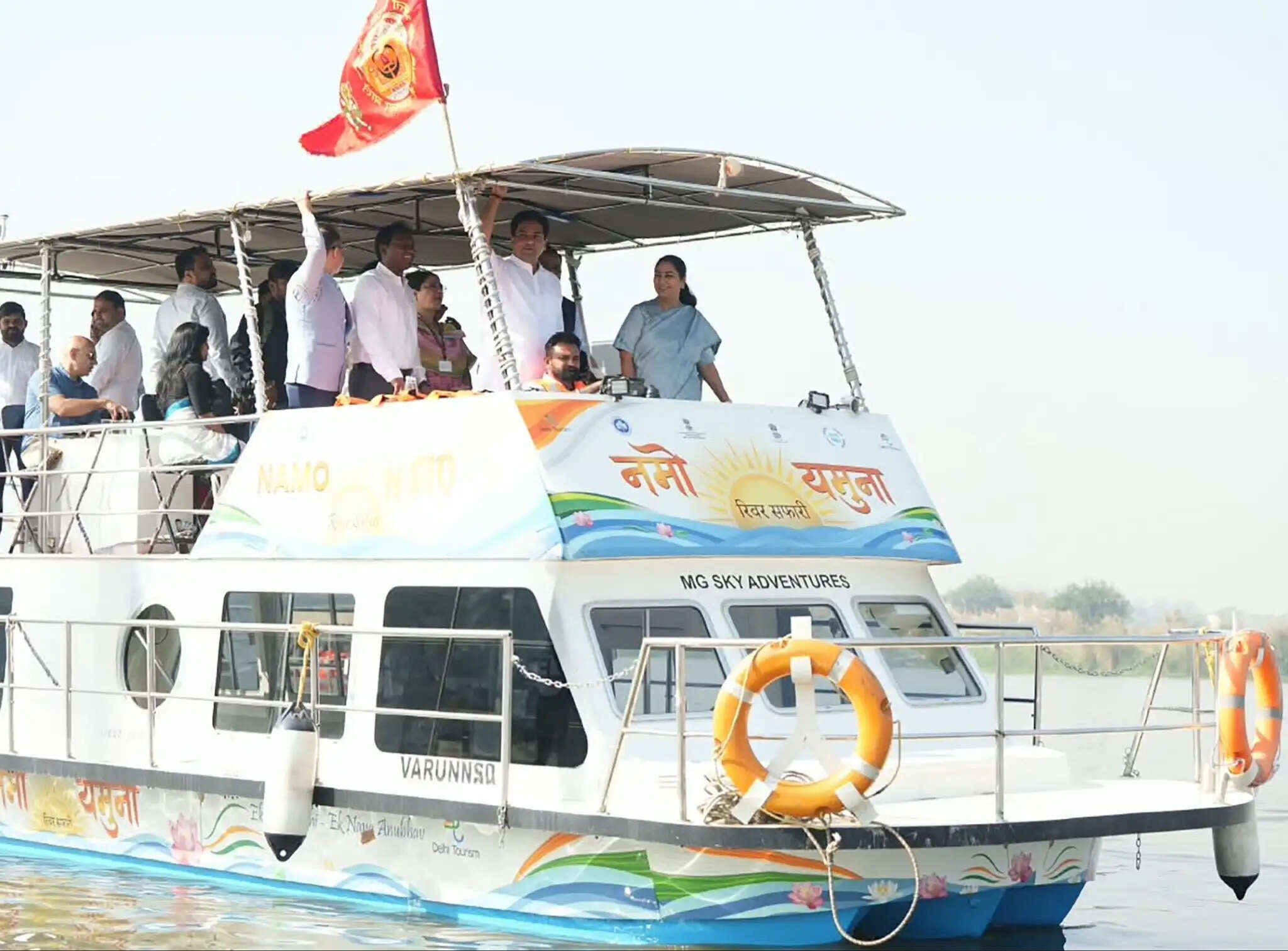 ‘नमो यमुना रिवर सफारी’ का ट्रायल रन शुरू, मुख्यमंत्री ने किया निरीक्षण