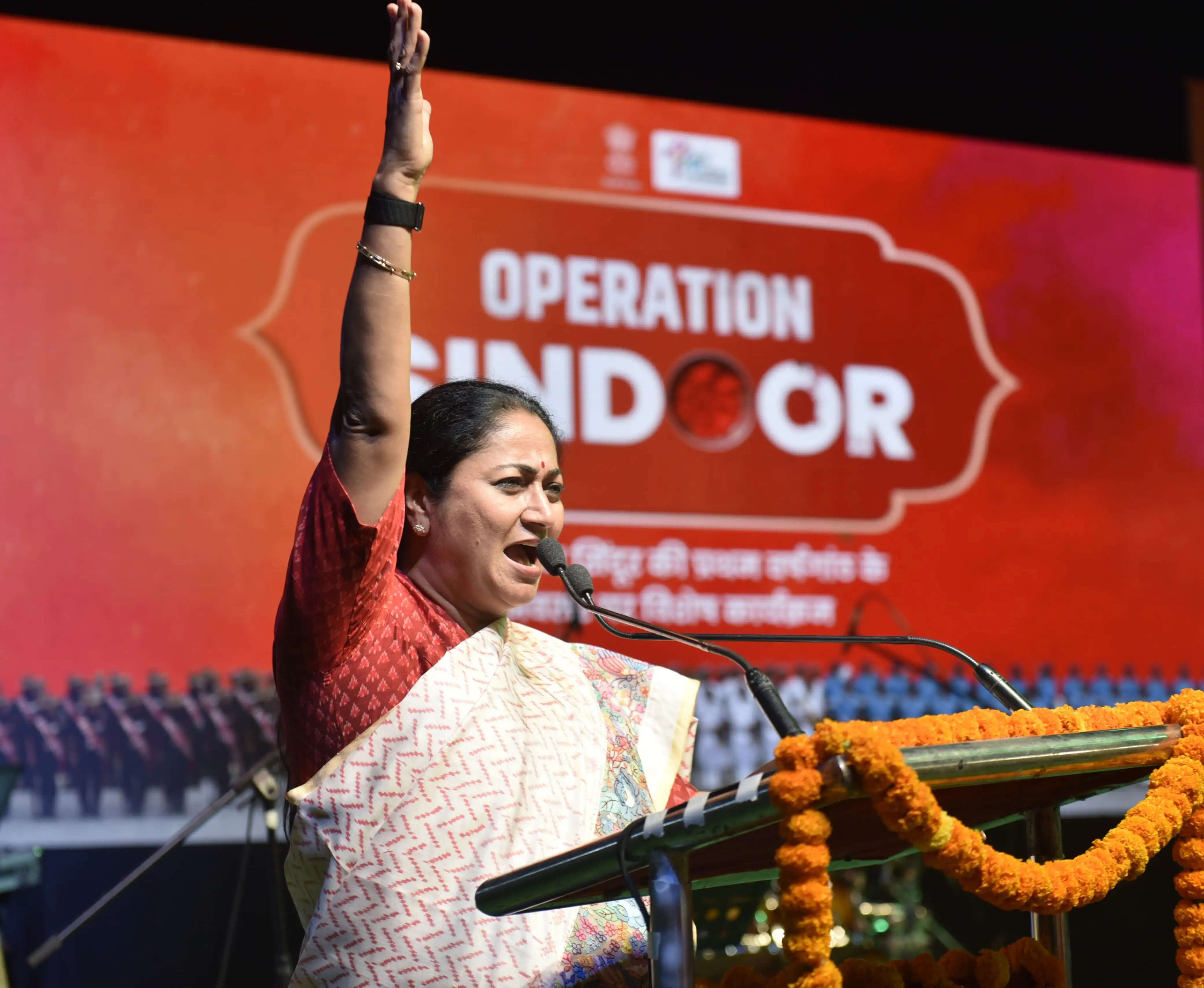 कनॉट प्लेस में गूंजा ऑपरेशन सिंदूर के 'शौर्य दिवस' का जयघोष, मुख्यमंत्री ने भारतीय सेना के पराक्रम को किया नमन