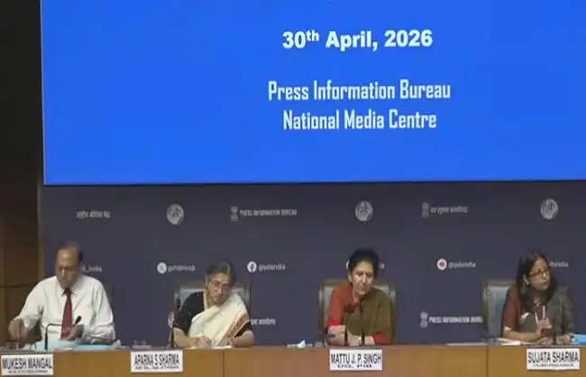 देश में एलपीजी की सौ फीसदी आपूर्ति की गई सुनिश्चित, स्टॉक की कमी नहीं: केंद्र